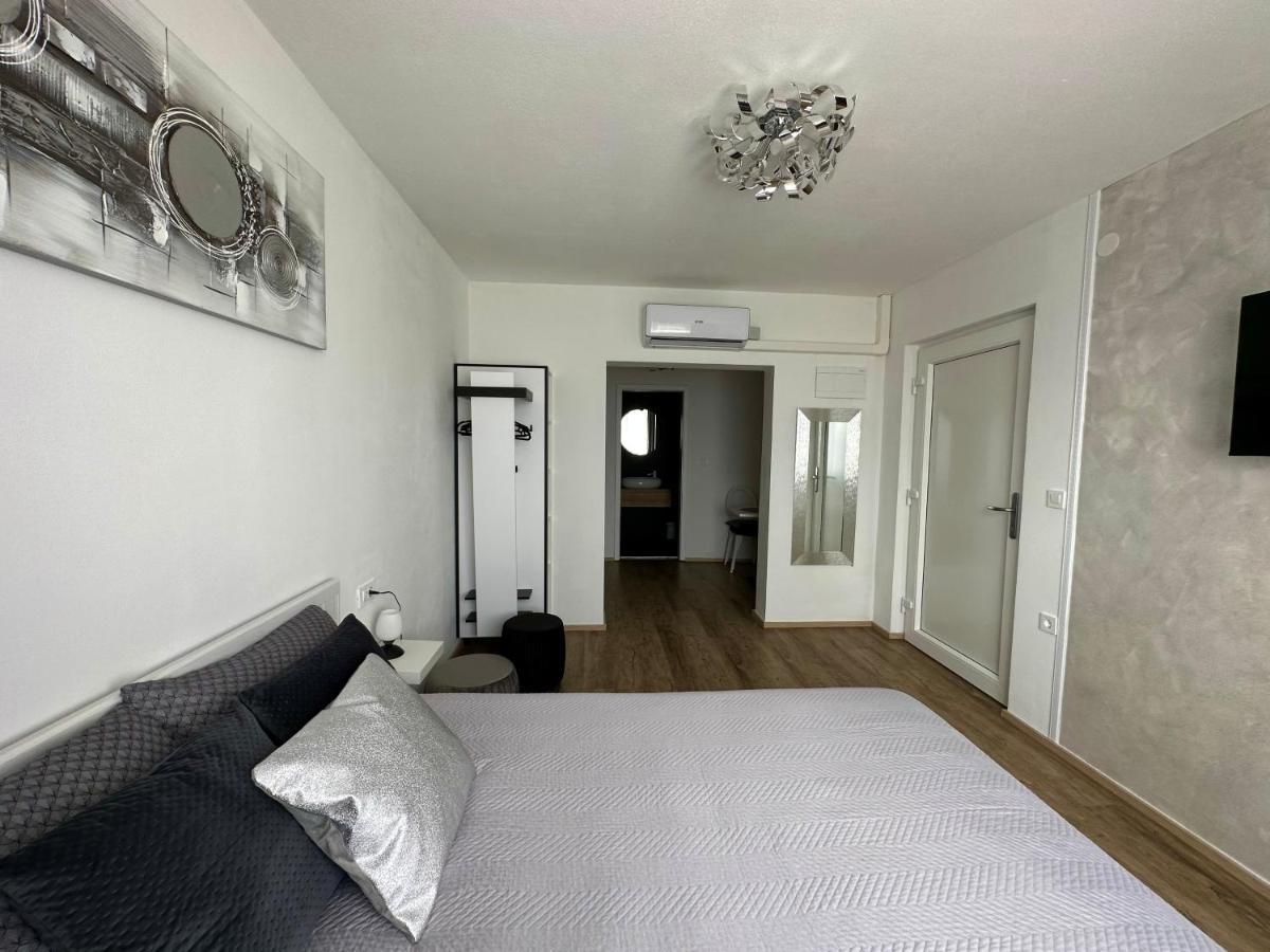 Apartmaji Meli Pu Izola Esterno foto