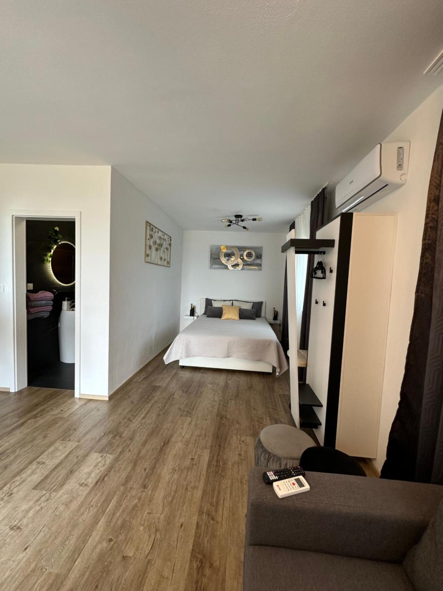 Apartmaji Meli Pu Izola Esterno foto