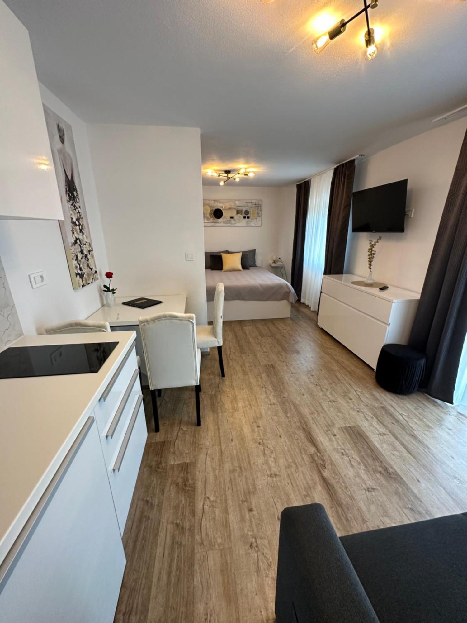 Apartmaji Meli Pu Izola Esterno foto